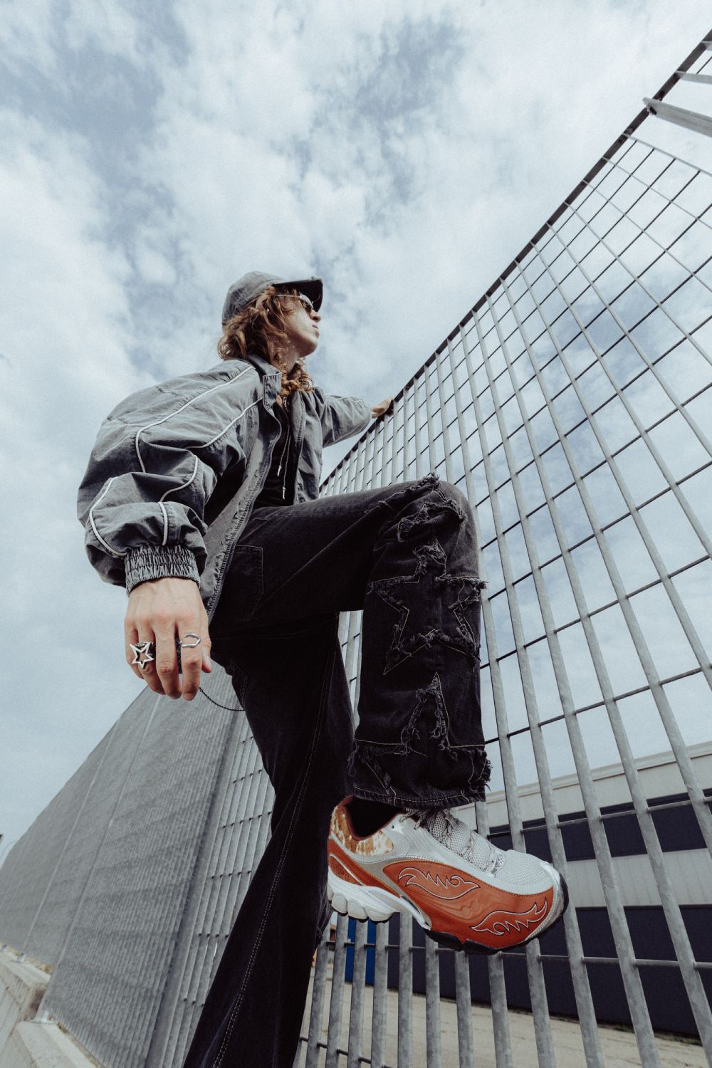 Saucony reimagina sus sneakers con un aire cowboy