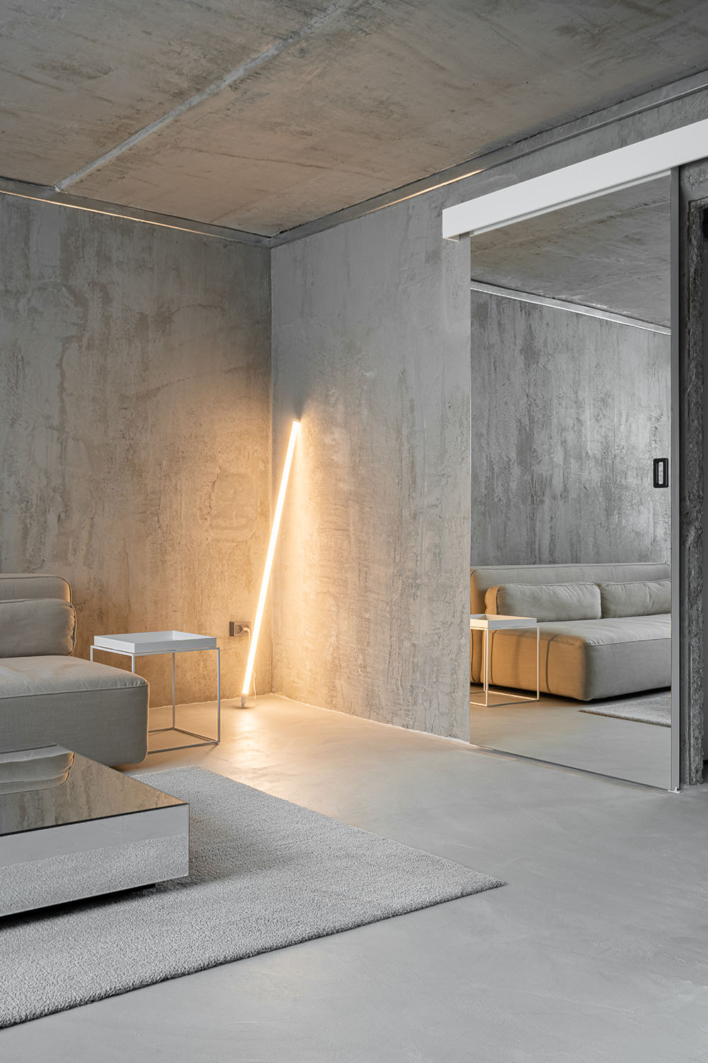 El interiorismo brutalista firmado por Simple Architecture