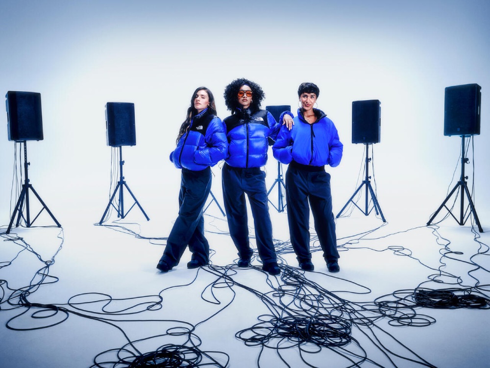 TNF actualiza su abrigo Nuptse sin perder el look icónico