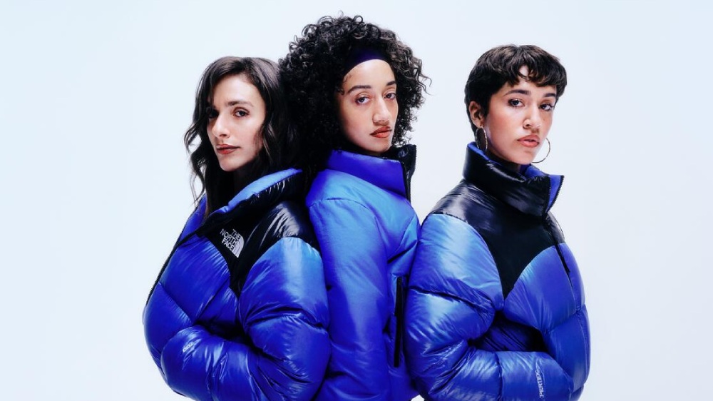 TNF actualiza su abrigo Nuptse sin perder el look icónico