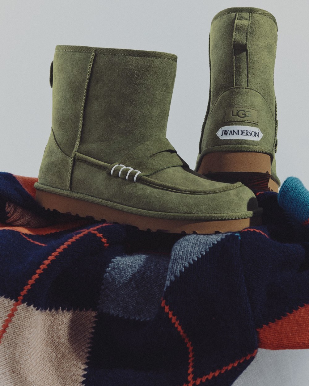 Así son los UGG surrealistas de JW Anderson para otoño