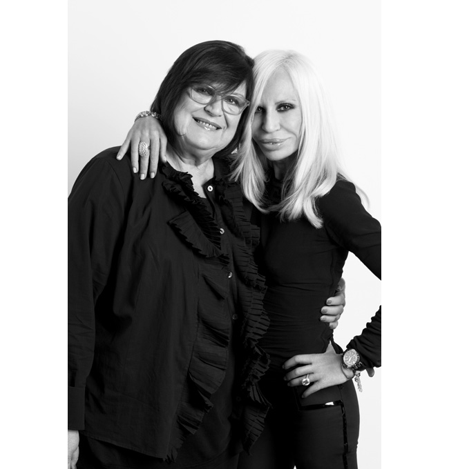 21-hm-donatella_versace_and_margareta_van_den_bosch VERSACE FOR H&M
