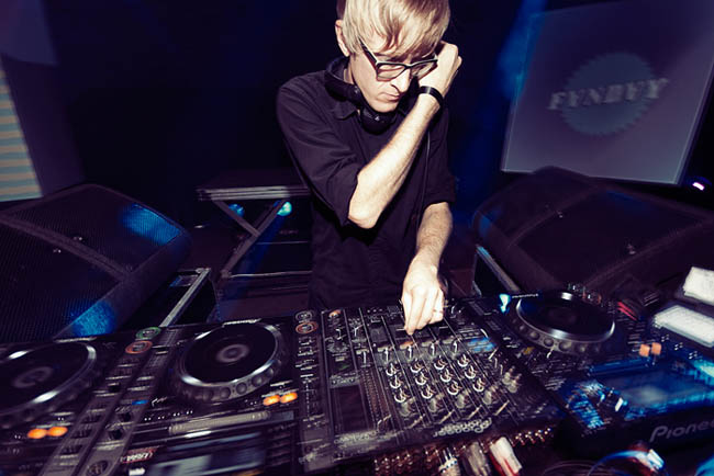 Alex_ Simian_Mobile_Disco-1 BERSHKA FANDAY