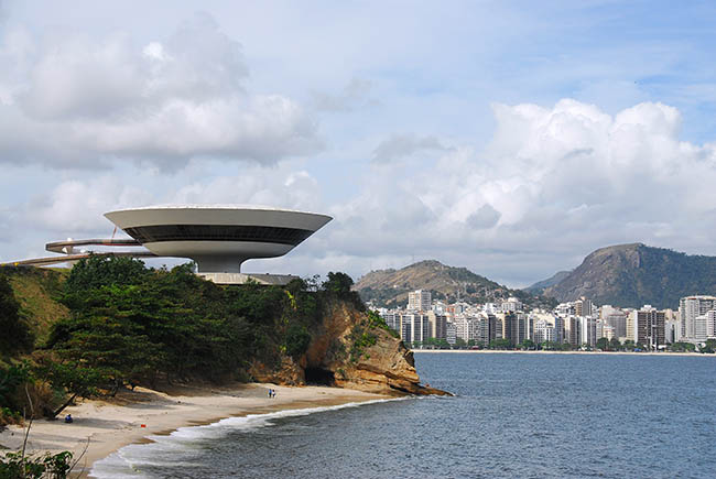 Persiguiendo a Niemeyer en Brasil