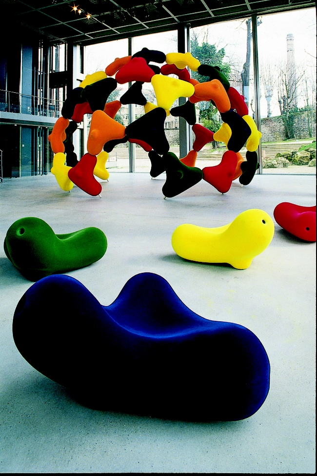 Marc Newson - Bucky from Chemistry to Design 1995 - Exh View 2 30 AÑOS DE MECENAZGO