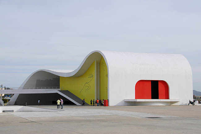 Persiguiendo a Niemeyer en Brasil