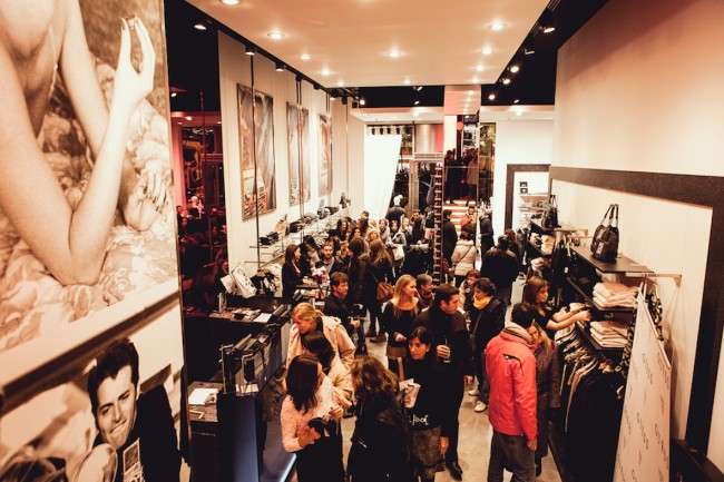 THE SHOPPING NIGHT BARCELONA