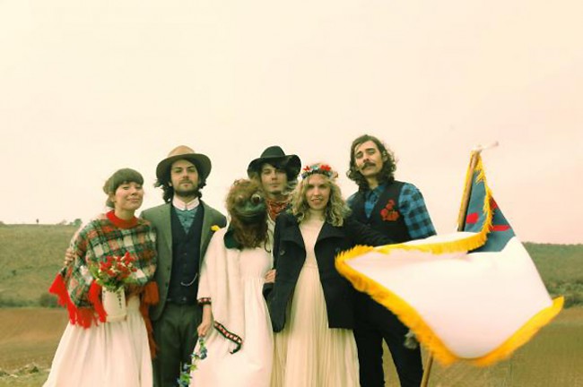 HOLA A TODO EL MUNDO